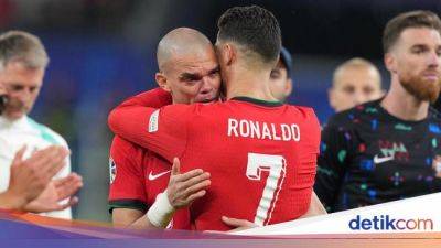 Tangis Pepe di Pelukan Ronaldo