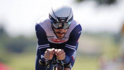 France's Bernard fined for stopping to kiss wife during time trial