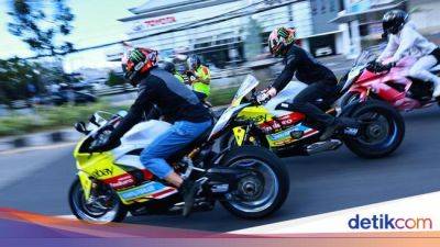 2 Pembalap Pertamina Enduro VR4G Racing Team Parade Bareng Klub Motor Bali