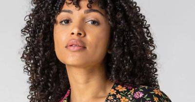 Roman's 'comfortable' yet 'stylish' £32 dress is easy to pack in a suitcase thanks to its 'no crease' design - manchestereveningnews.co.uk