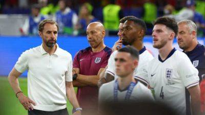 Southgate to discuss England future after Euro final defeat