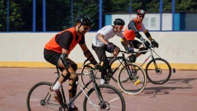In Moscow, enthusiasts work to bring bike polo to Russia