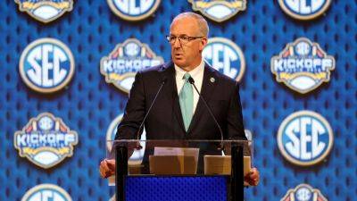 Commissioner Greg Sankey says SEC not recruiting other schools - ESPN