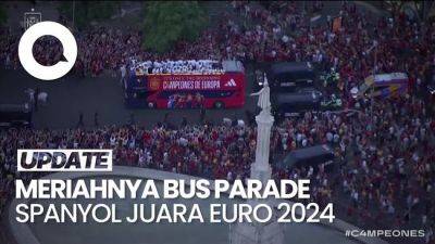 Suporter Turun ke Jalan Sambut Bus Parade Spanyol Juara Euro 2024