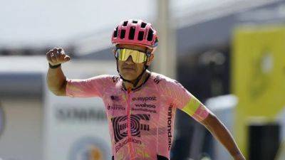 Carapaz climbs solo to stage 17 victory on Tour de France, Pogacar retains lead