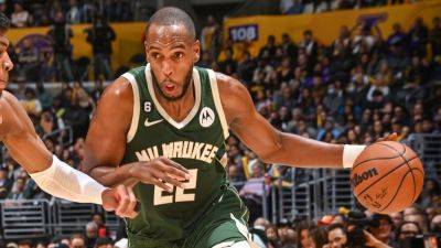 Sources -- Bucks' Middleton recovering from ankle surgeries - ESPN