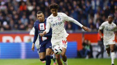 Manchester United sign teenage French defender Yoro from Lille
