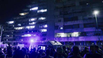 Southern - Giorgia Meloni - Two dead and 13 injured as walkway collapses in Naples - euronews.com - Italy