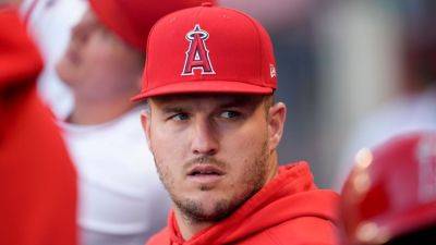 Angels' Mike Trout removed from rehab game with knee soreness - ESPN