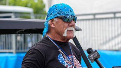WWE legend Hulk Hogan has Super Bowl aspirations for Lions after surprise camp visit: 'I predict greatness'