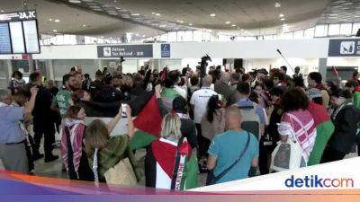 Olimpiade 2024: Delegasi Palestina Disambut Meriah di Paris