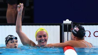 Paris 2024: Ariarne Titmus defends 400m freestyle title