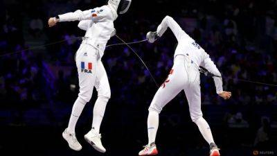 Fencing-Hong Kong's Kong wins gold in women's epee