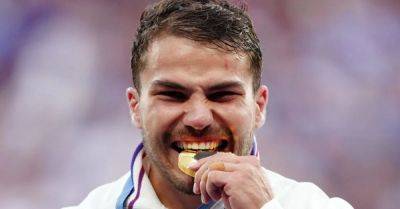 Antoine Dupont brilliance carries France to first Paris 2024 gold medal