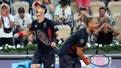 Murray and Evans stay on doubles course in Paris