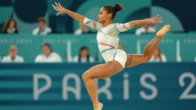 Gymnastics-French favourite de Jesus dos Santos crashes out of Paris Games