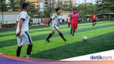 Gaya Kaesang Tantang Cakada Main Bola