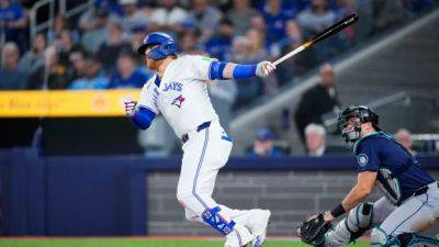 Blue Jays trade Turner to Mariners, Kikuchi to Astros as deadline approaches