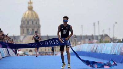 Triathlon: Britain's Yee runs perfect 10km to take gold