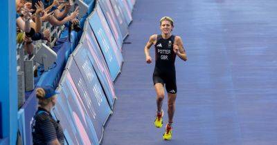 Beth Potter wins Olympic triathlon bronze in searing heat at Paris 2024