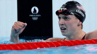 Katie Ledecky - Paris Games - Ledecky dominates 1,500m again for 12th Olympic medal, joint-best ever by female swimmer - cbc.ca - France - Germany - Usa