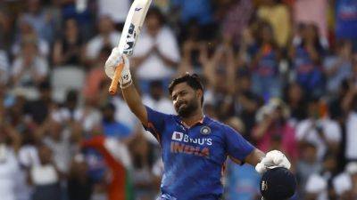 Rohit faces selection dilemma as Rahul, Pant eye India keeper role