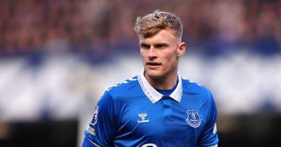 Everton send Man United clear Jarrad Branthwaite transfer message after Leny Yoro injury