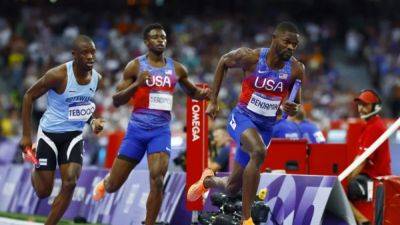 US hold off Botswana to win 4x400m relay in record time