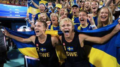 Beach Volleyball-Sweden crush Germany in 36 minutes to win men's gold