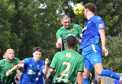 Matthew Panting - Steve Mackimm - Cray Valley manager Steve McKimm reacts to 2-1 Isthmian Premier defeat against Dartford - kentonline.co.uk