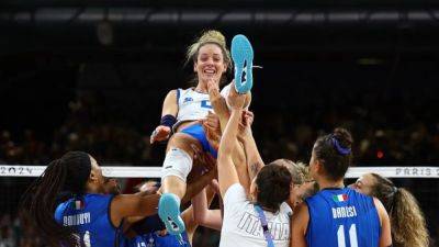 Volleyball: Italy beat United States in straight sets to win gold