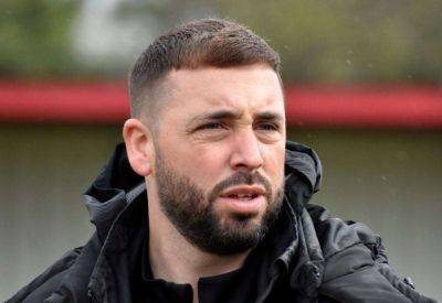 Craig Tucker - Sammy Moore - Sammy Moore resigns as Hythe Town manager after winning their first league game of the season - kentonline.co.uk