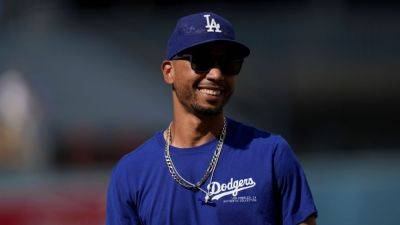 Dave Roberts - Dodgers' Mookie Betts back after recovering from broken hand - ESPN - espn.com - Los Angeles - county Bay