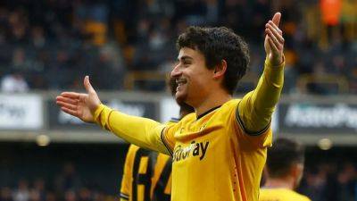 Wolves defender Bueno joins Feyenoord on loan