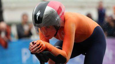 Vollering takes yellow jersey at Tour de France Femmes after time-trial win