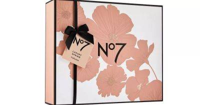 Boots No7 luxury £121 makeup gift set reduced to just £22 online - manchestereveningnews.co.uk