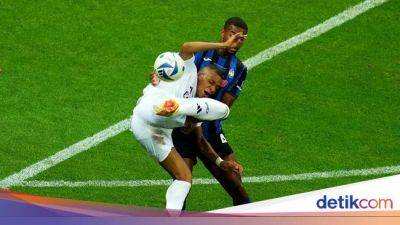 Antonio Ruediger - Jude Bellingham - Juan Musso - Eder Militao - Dani Carvajal - Mario Pasalic - Marten De-Roon - Aurelien Tchouameni - Federico Valverde - Piala Super Eropa: Mbappe Debut, Real Madrid Vs Atalanta 0-0 di Babak I - sport.detik.com - county Charles