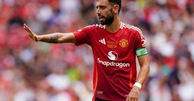 Bruno Fernandes signs new Manchester United deal