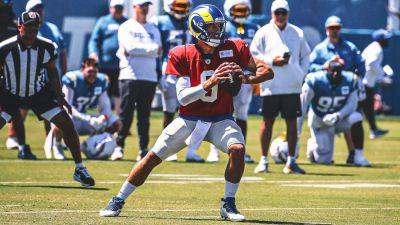 Matthew Stafford - Sean Macvay - Dallas Cowboys - Jimmy Garoppolo - Rams QB Matthew Stafford leaves practice with Cowboys early because of hamstring tightness - foxnews.com - Los Angeles - state Arizona - county Stafford