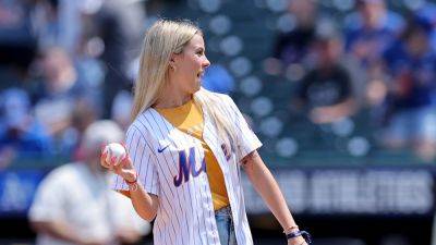 'Hawk Tuah Girl' draws angry reaction from fans for first pitch at Mets game: 'Awful decision' - foxnews.com - Usa - New York - state Tennessee