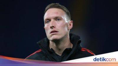 Phil Jones - Eks MU Phil Jones Umumkan Pensiun - sport.detik.com - county Jones