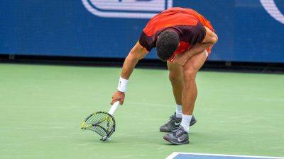 Carlos Alcaraz - Novak Djokovic - Paris Olympics - Carlos Alcaraz apologizes for smashing racket during tough loss - ESPN - espn.com - Spain - Usa - New York