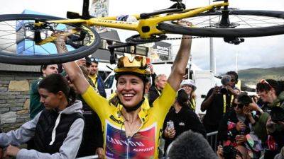 Niewiadoma wins women's Tour de France by 4 seconds overall after Alpe d'Huez thriller