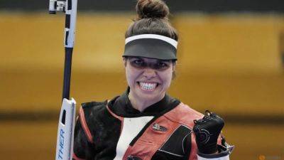 Shooting: Leone keeps women's rifle 3 positions gold in Swiss hands