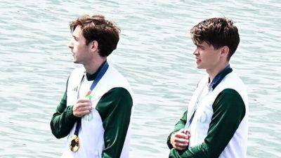 WATCH: Gold medal rowers stand for Amhrán na bhFiann