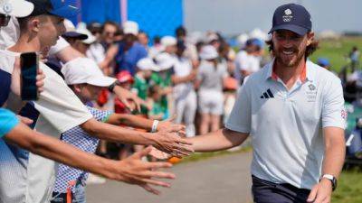 Fleetwood on familiar turf, shares lead as Olympic golf chase for gold takes shape