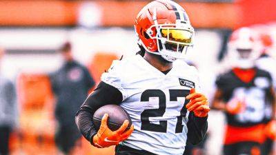 D'Onta Foreman out of hospital, with Browns after hard hit in practice