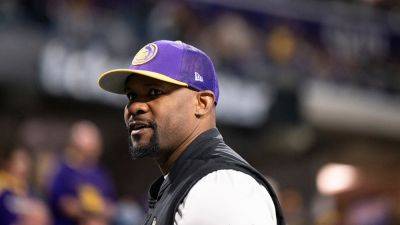 Brian Flores - Vikings coach Brian Flores takes the high road following Tua Tagovailoa’s sharp criticism - foxnews.com - county Miami - New York - state Minnesota - county Garden