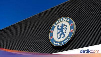 Intip HP Staf Pelatih Chelsea di Tengah Laga, Fans pun Bergunjing - sport.detik.com - Switzerland