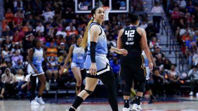 Marina Mabrey - Sky's Chennedy Carter whistled for flagrant foul after smacking former teammate Marina Mabrey - foxnews.com - state Connecticut